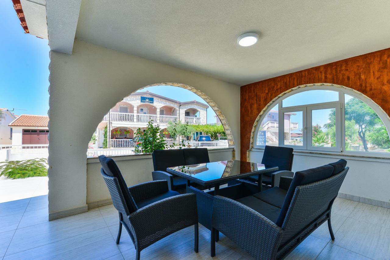 Apartments Lucica Vir Dış mekan fotoğraf