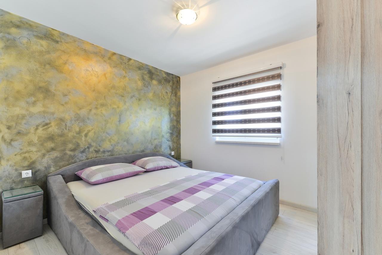 Apartments Lucica Vir Dış mekan fotoğraf