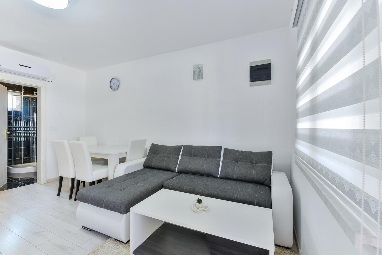Apartments Lucica Vir Dış mekan fotoğraf