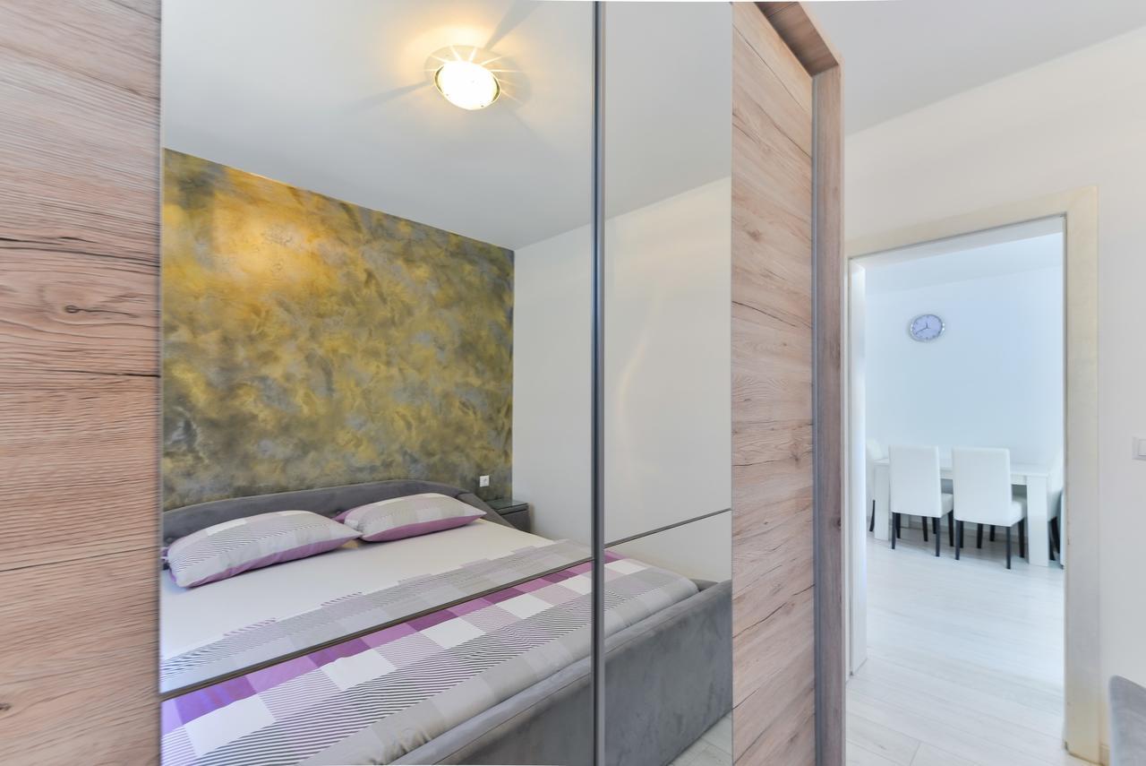 Apartments Lucica Vir Dış mekan fotoğraf