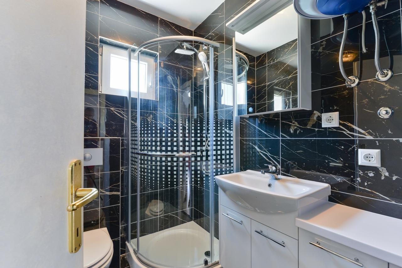 Apartments Lucica Vir Dış mekan fotoğraf