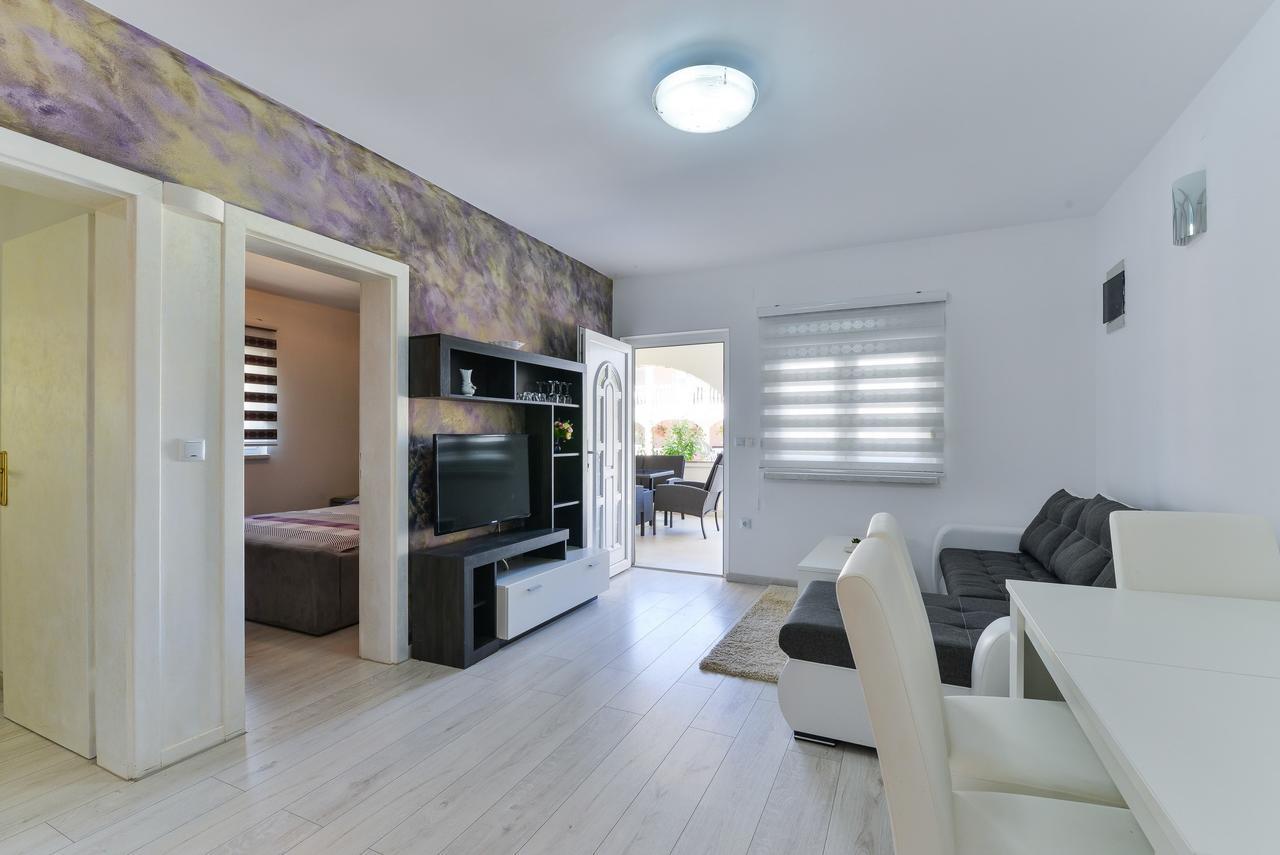 Apartments Lucica Vir Dış mekan fotoğraf