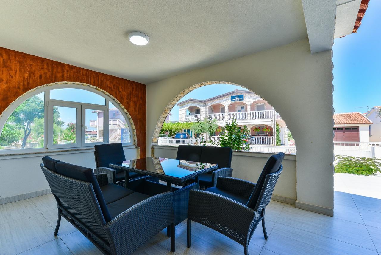 Apartments Lucica Vir Dış mekan fotoğraf