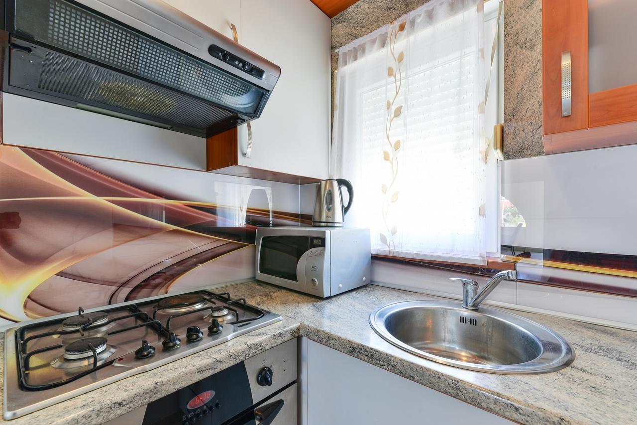 Apartments Lucica Vir Dış mekan fotoğraf
